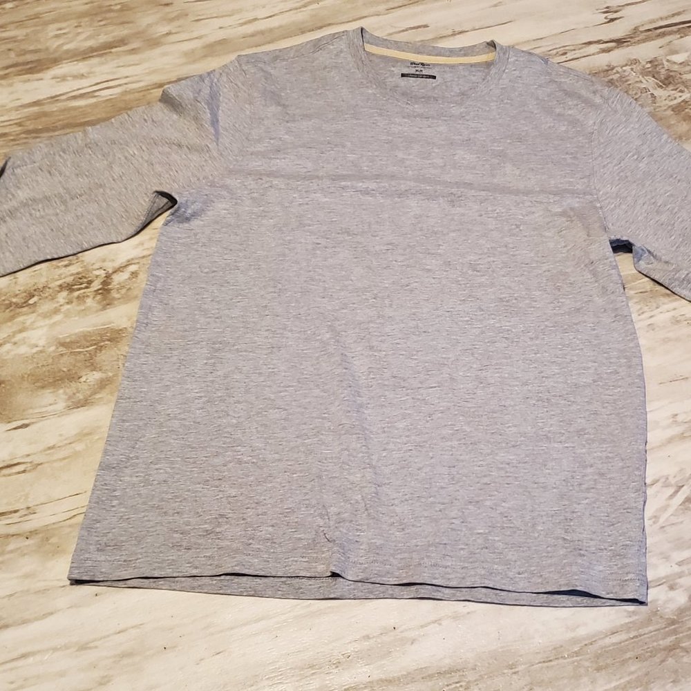 Wind River long sleeve crew neck
